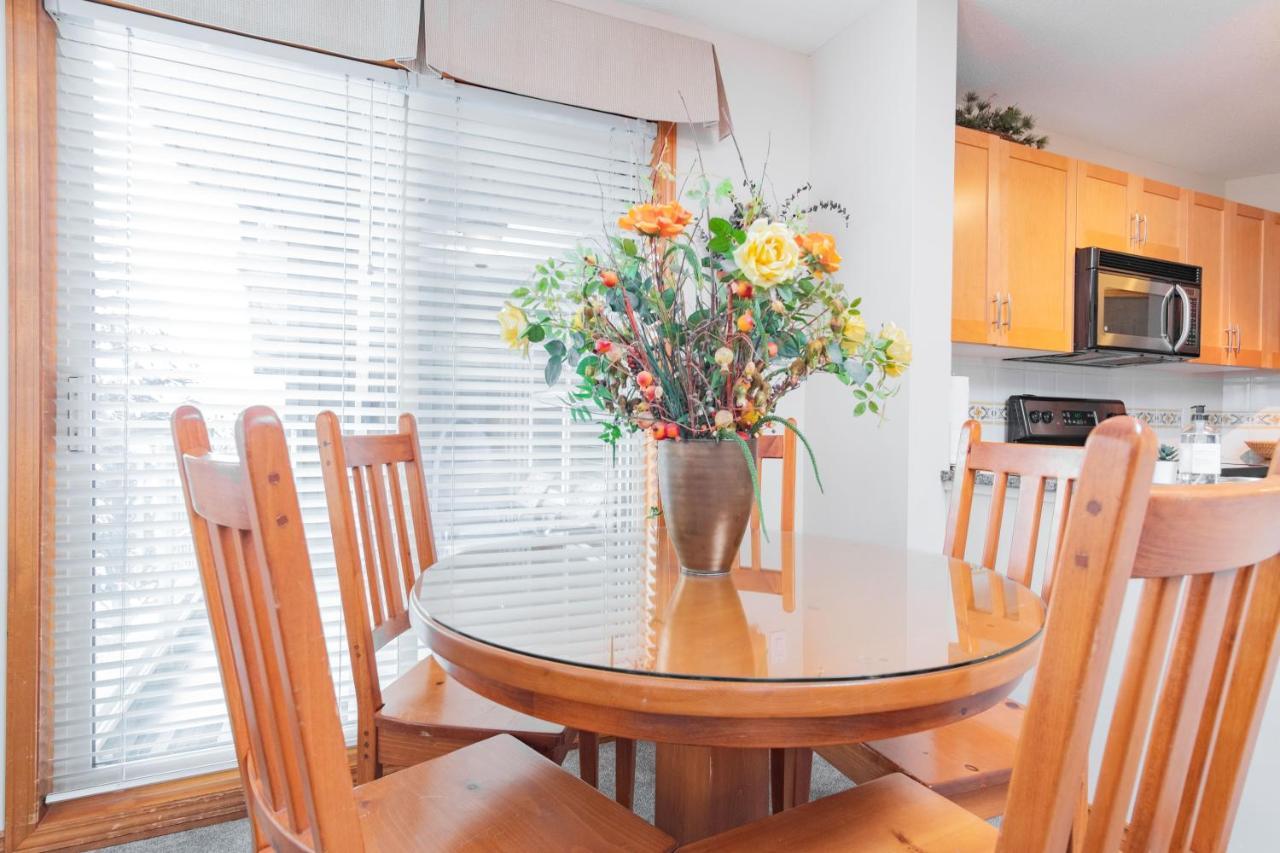 The Best Ski In Ski Out Two Bedroom Condo At Aspens 惠斯勒 外观 照片